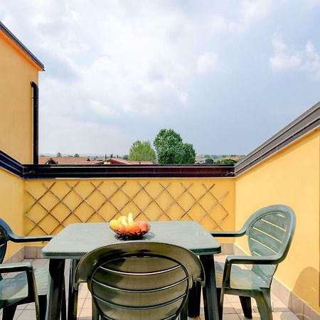 Sarno Apartments Caravaggio Сірміоне Екстер'єр фото
