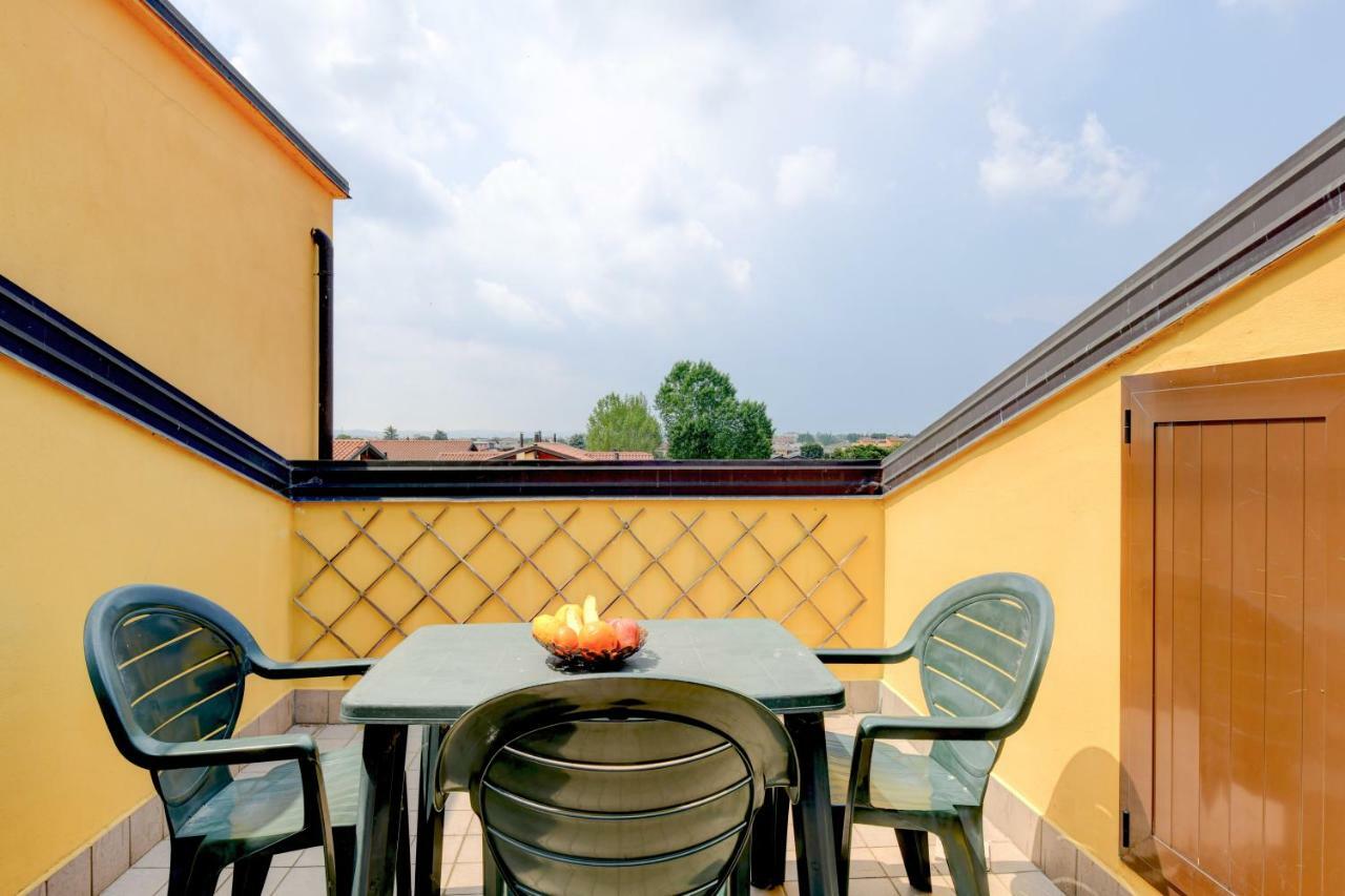 Sarno Apartments Caravaggio Сірміоне Екстер'єр фото